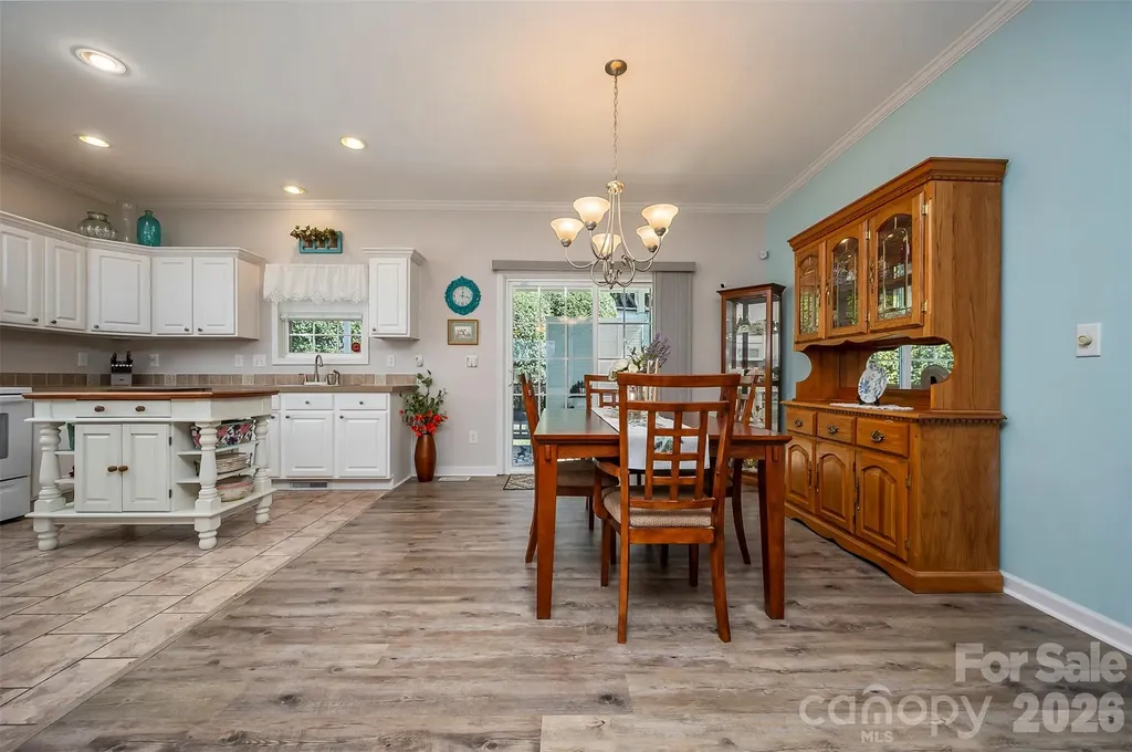 34 Middle Street Hendersonville NC 28792