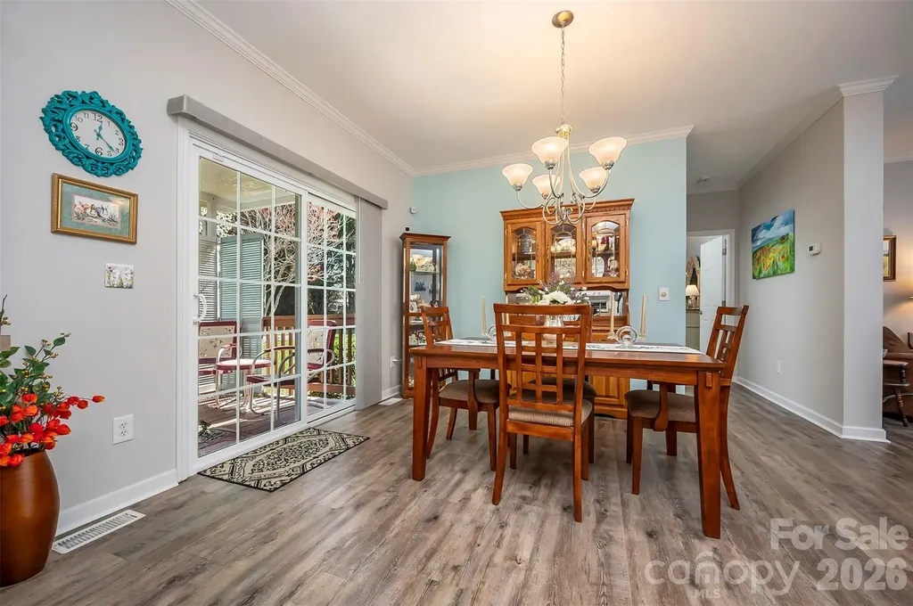 34 Middle Street Hendersonville NC 28792