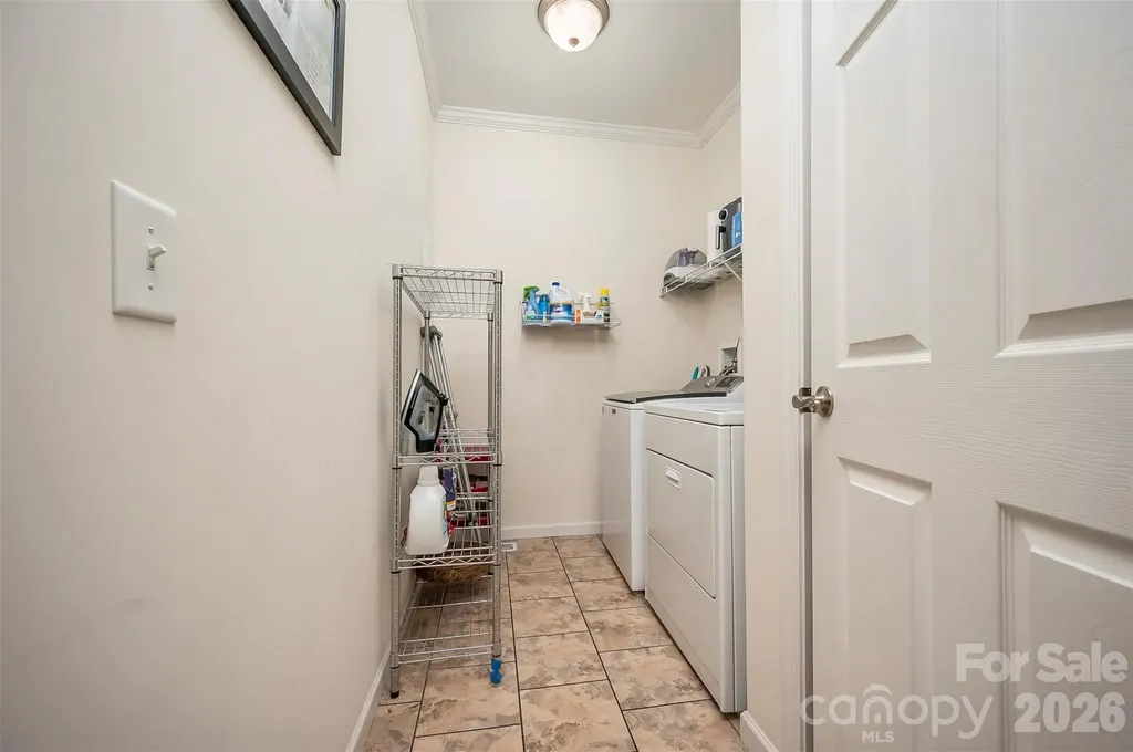 34 Middle Street Hendersonville NC 28792