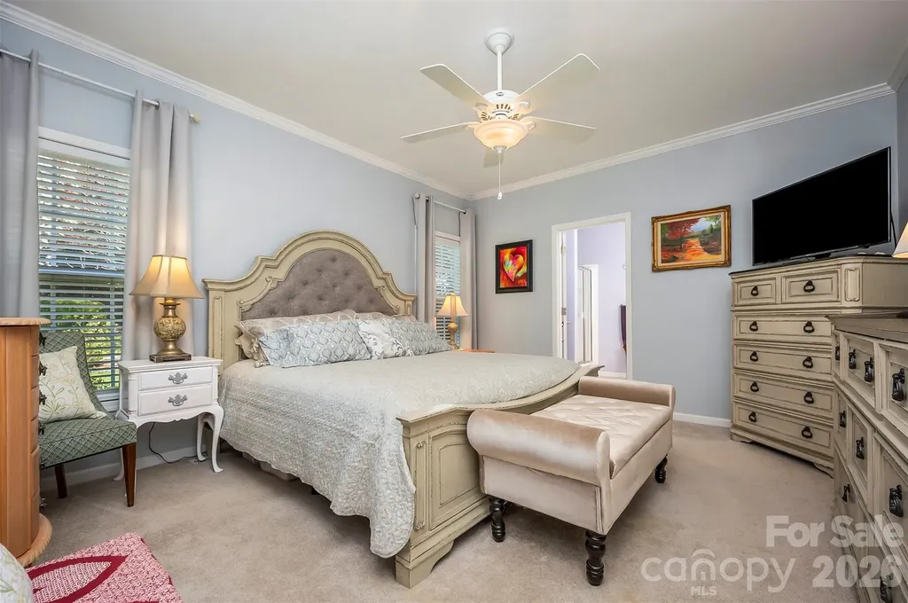 34 Middle Street Hendersonville NC 28792