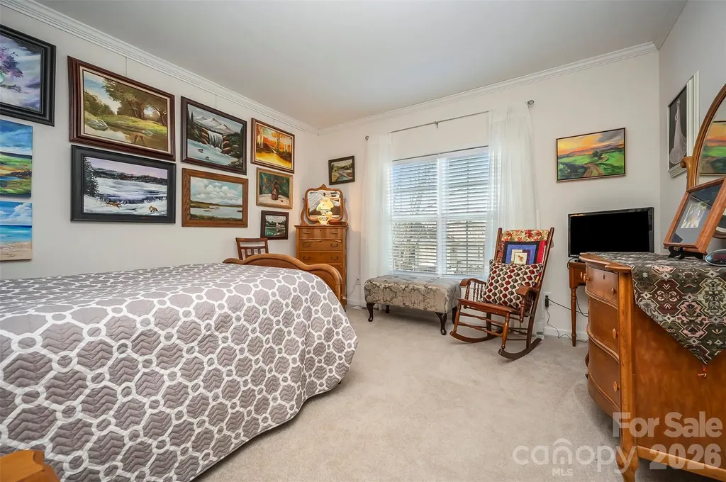 34 Middle Street Hendersonville NC 28792