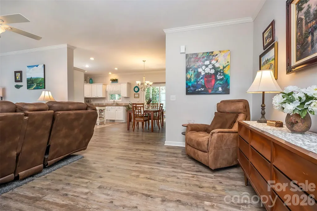 34 Middle Street Hendersonville NC 28792