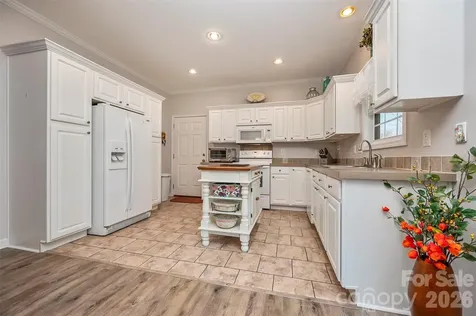 34 Middle Street Hendersonville NC 28792