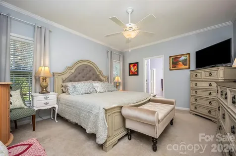34 Middle Street Hendersonville NC 28792