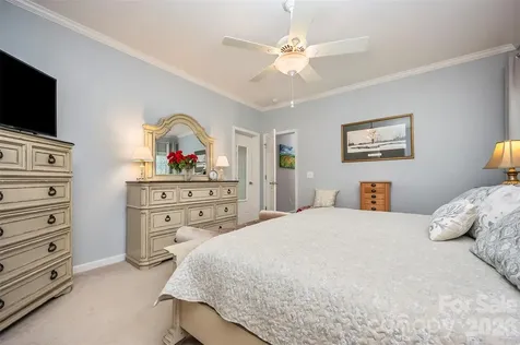 34 Middle Street Hendersonville NC 28792