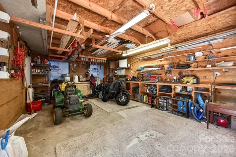 30 Reeves Drive Burnsville NC 28714