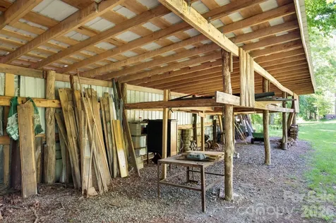 30 Reeves Drive Burnsville NC 28714