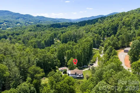 30 Reeves Drive Burnsville NC 28714