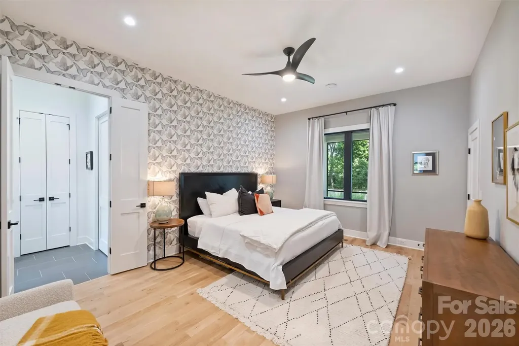 1241 Heather Lane Charlotte NC 28209