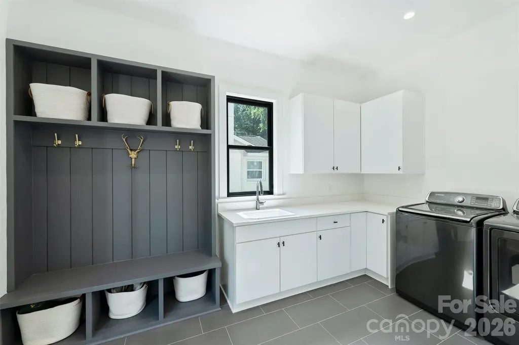 1241 Heather Lane Charlotte NC 28209