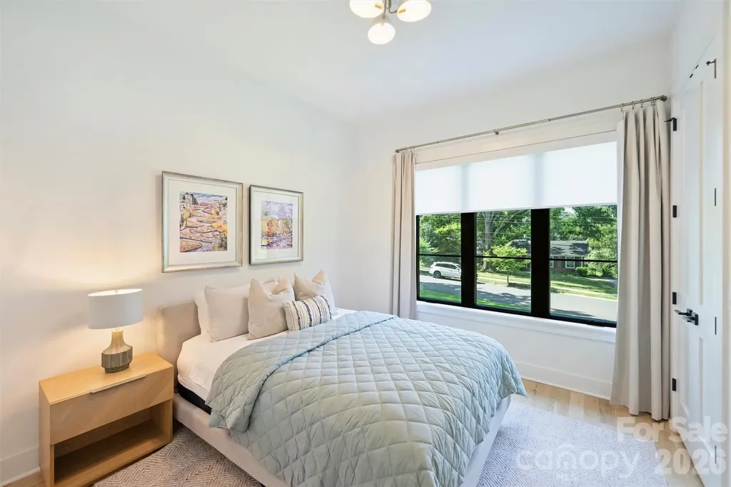 1241 Heather Lane Charlotte NC 28209