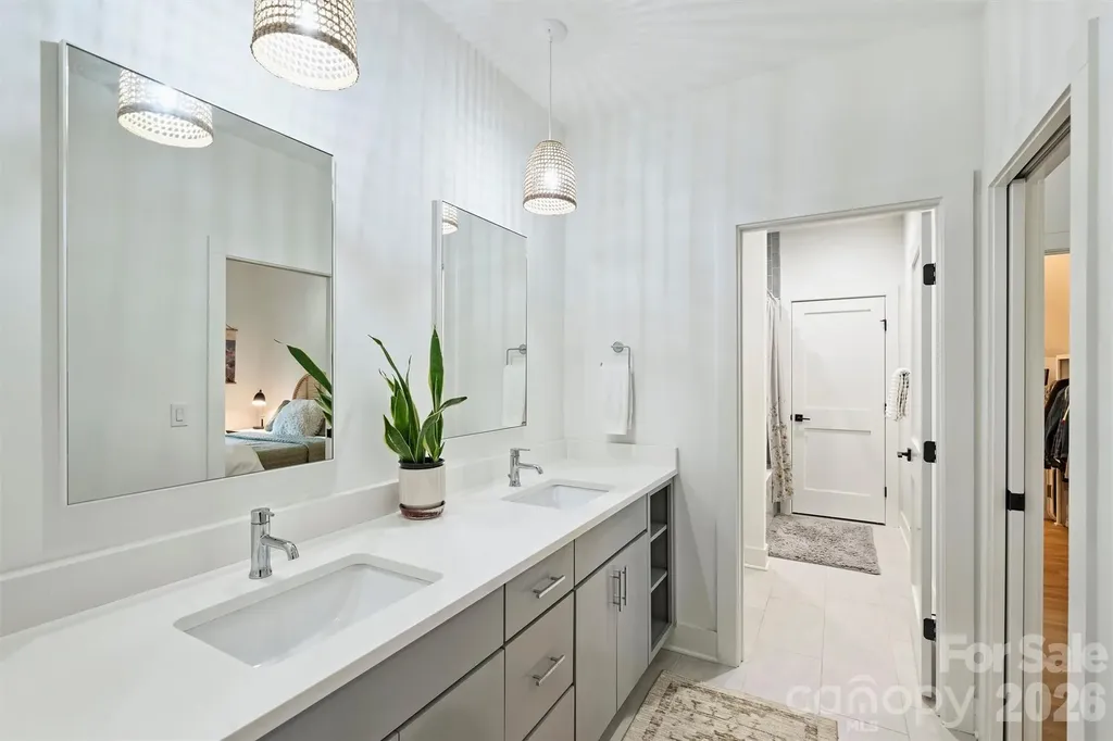 1241 Heather Lane Charlotte NC 28209