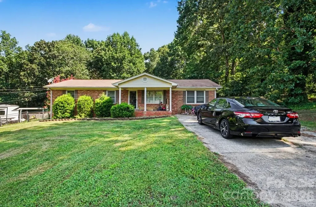 Dallas NC, 124 Riley Road