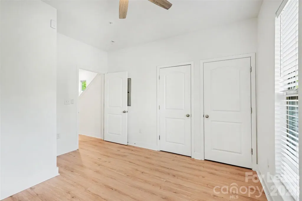 1032 Skyline View Way Charlotte NC 28204