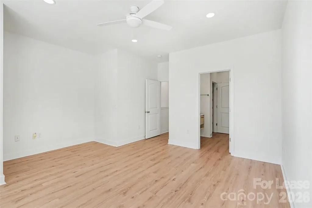 1032 Skyline View Way Charlotte NC 28204