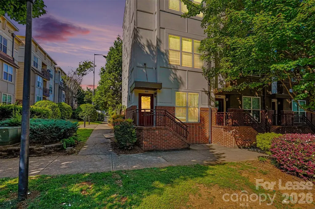 1032 Skyline View Way Charlotte NC 28204