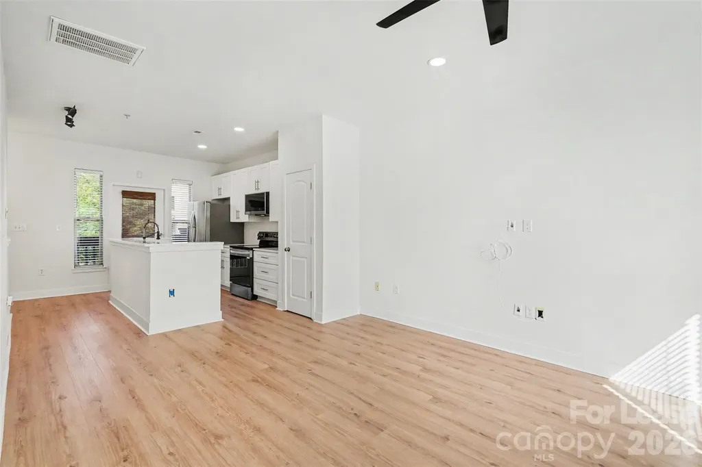 1032 Skyline View Way Charlotte NC 28204