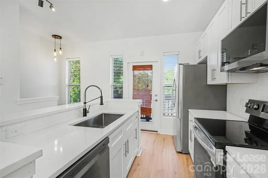 1032 Skyline View Way Charlotte NC 28204