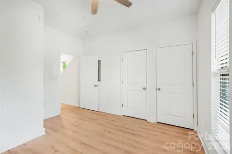 1032 Skyline View Way Charlotte NC 28204