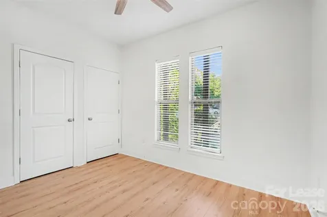 1032 Skyline View Way Charlotte NC 28204