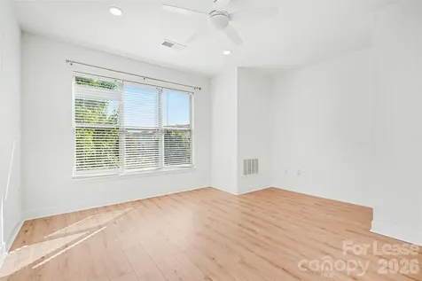 1032 Skyline View Way Charlotte NC 28204