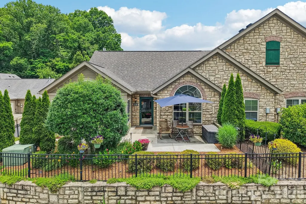 174 Summerfield Place Flat Rock NC 28731