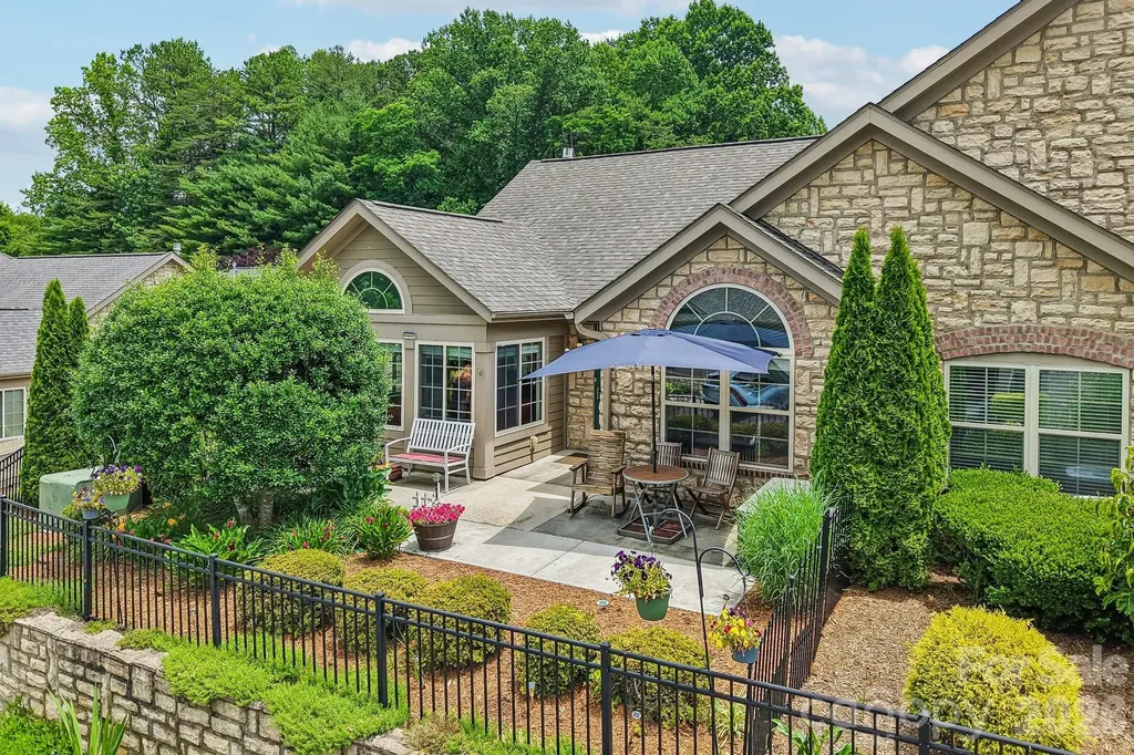 174 Summerfield Place Flat Rock NC 28731