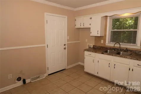 712 Edgegreen Drive Charlotte NC 28217