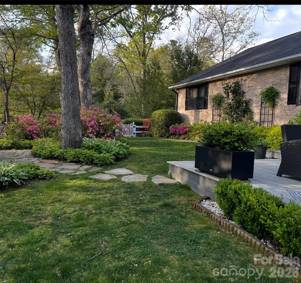 122 Brandon Road Hendersonville NC 28739