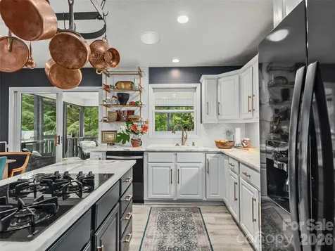122 Brandon Road Hendersonville NC 28739