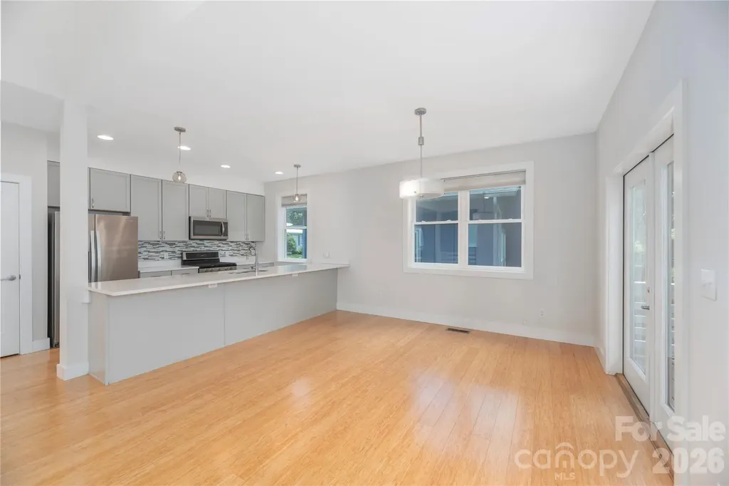 39 Hubbard Avenue Asheville NC 28806
