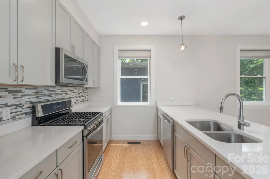 39 Hubbard Avenue Asheville NC 28806