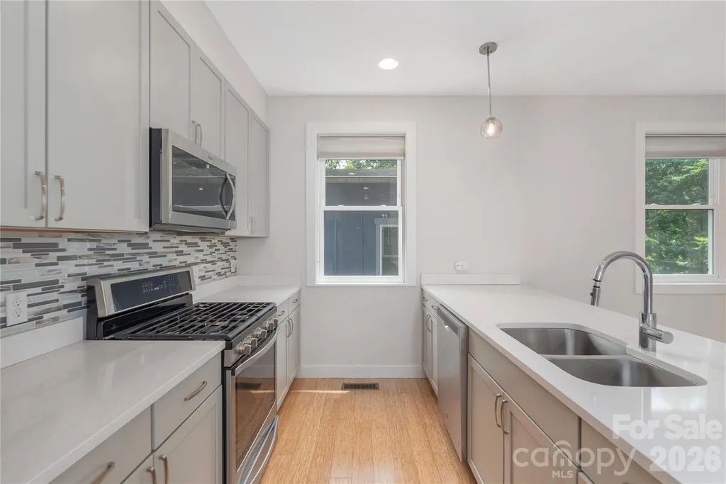 39 Hubbard Avenue Asheville NC 28806