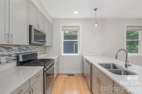 39 Hubbard Avenue Asheville NC 28806