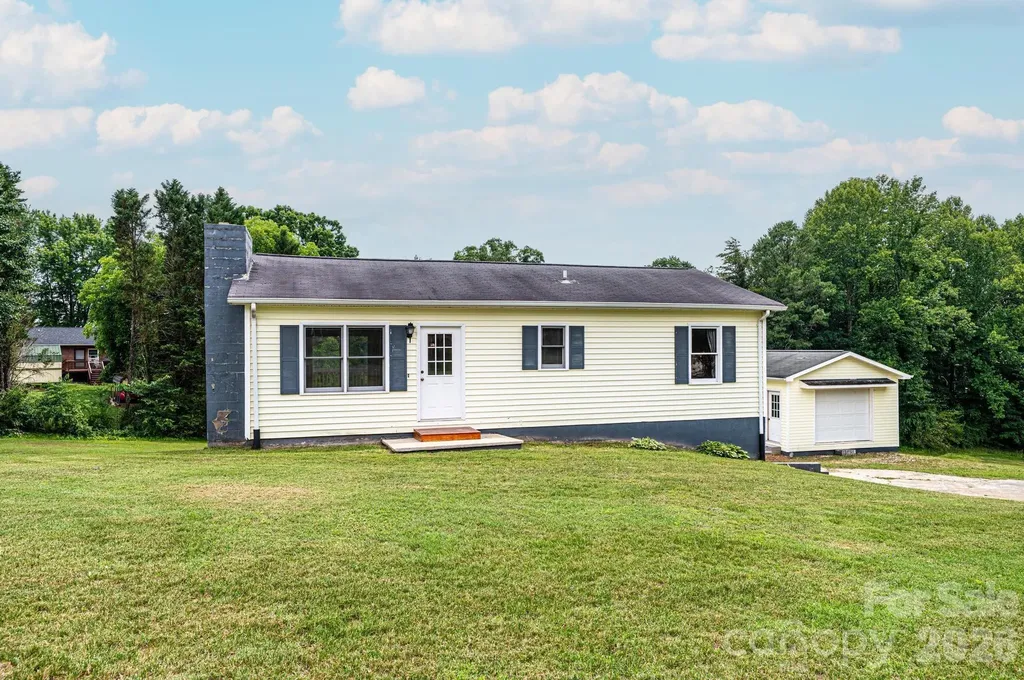 1697 Denver Court Lenoir NC 28645