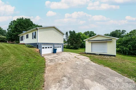 1697 Denver Court Lenoir NC 28645