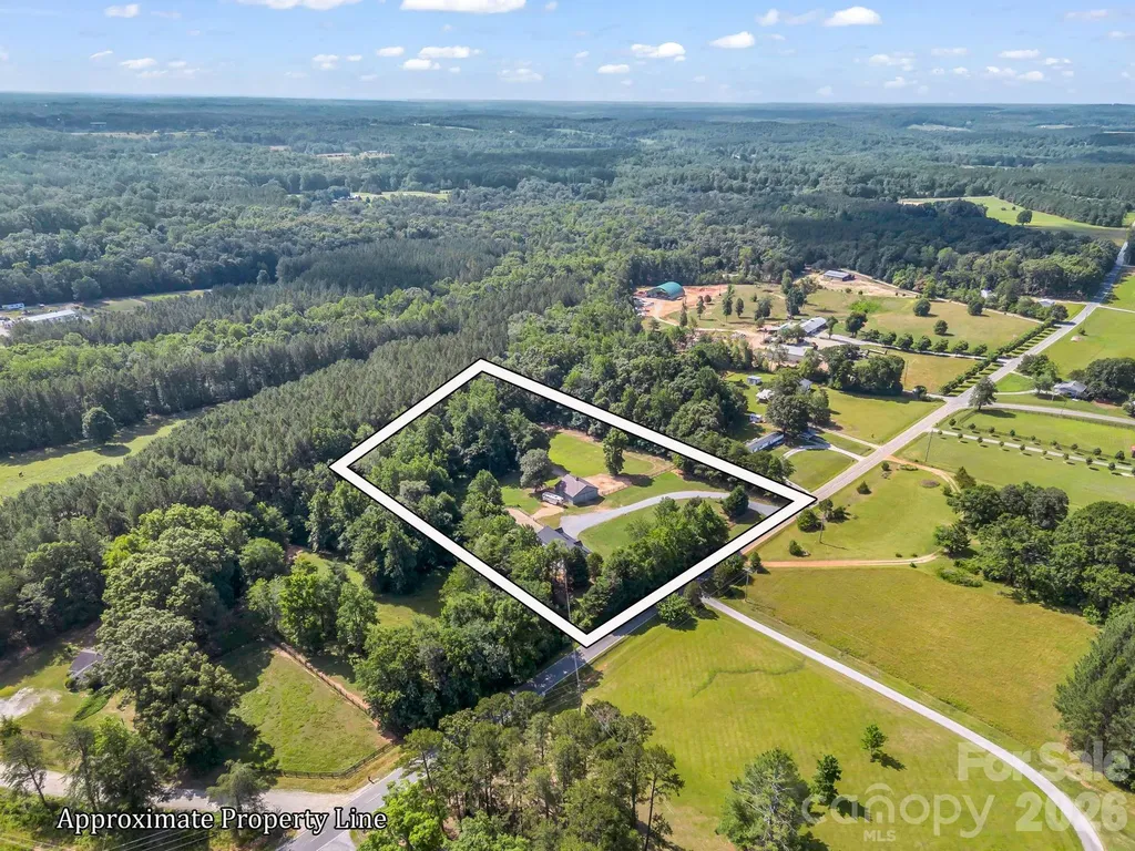 271 Collinsville Road Columbus NC 28722