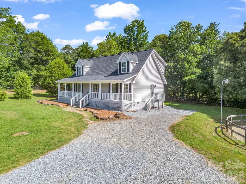 271 Collinsville Road Columbus NC 28722