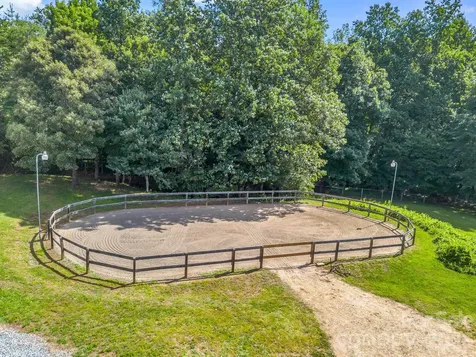271 Collinsville Road Columbus NC 28722
