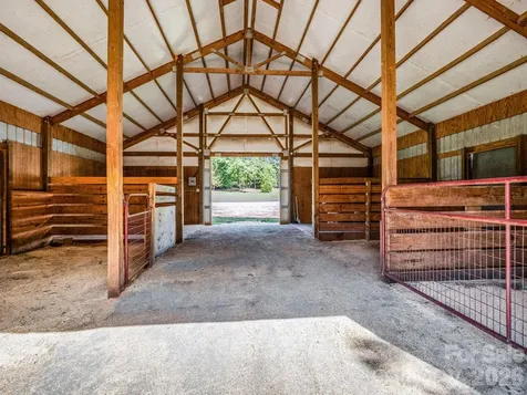 271 Collinsville Road Columbus NC 28722