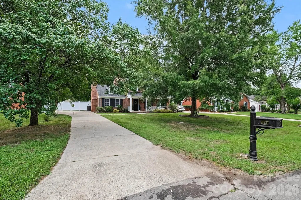 10727 Colony Woods Drive Charlotte NC 28277