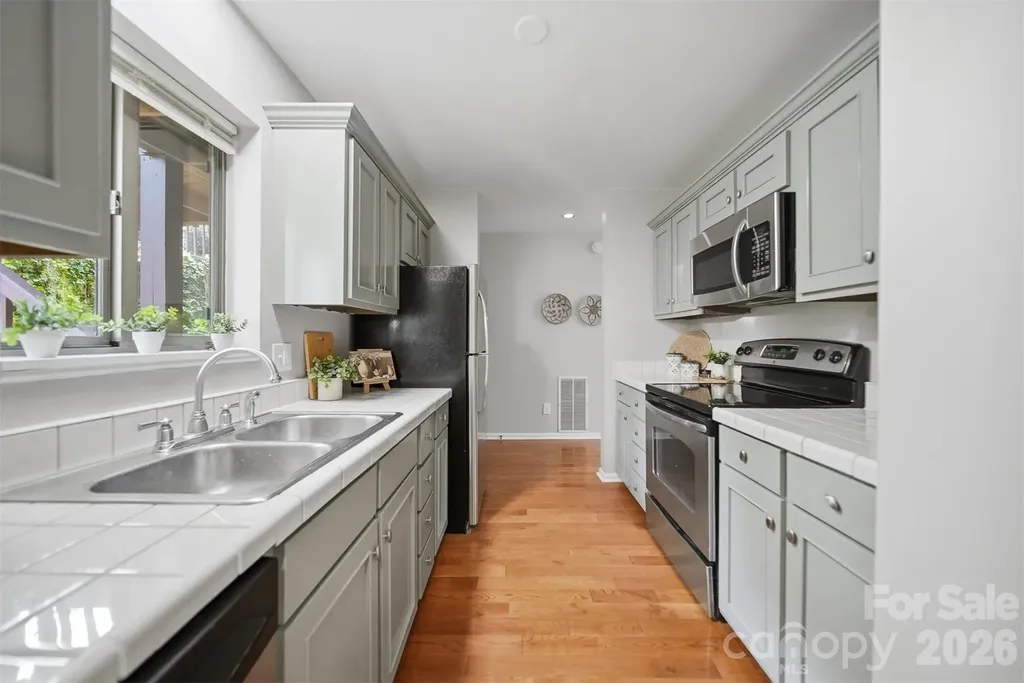 1420 11th Street Drive NW Hickory NC 28601