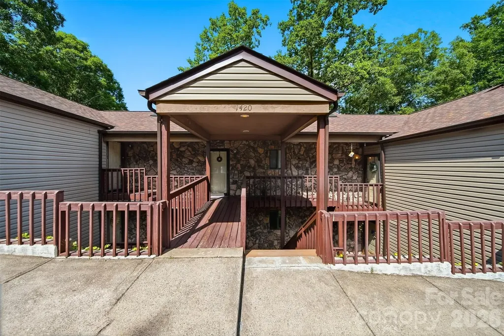 1420 11th Street Drive NW Hickory NC 28601