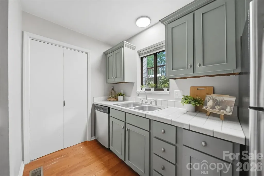 1420 11th Street Drive NW Hickory NC 28601