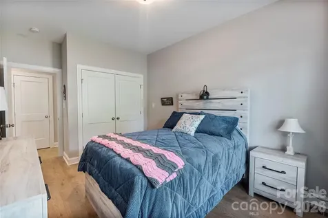 4944 Southview Drive Hickory NC 28602