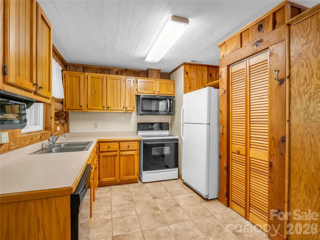 137 Amys Ridge Road Lake Lure NC 28746