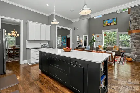 3205 N Mcdowell Street Charlotte NC 28205