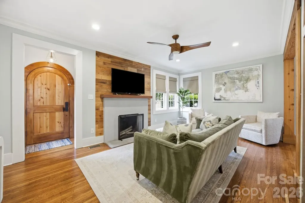 1726 S Mint Street Charlotte NC 28203