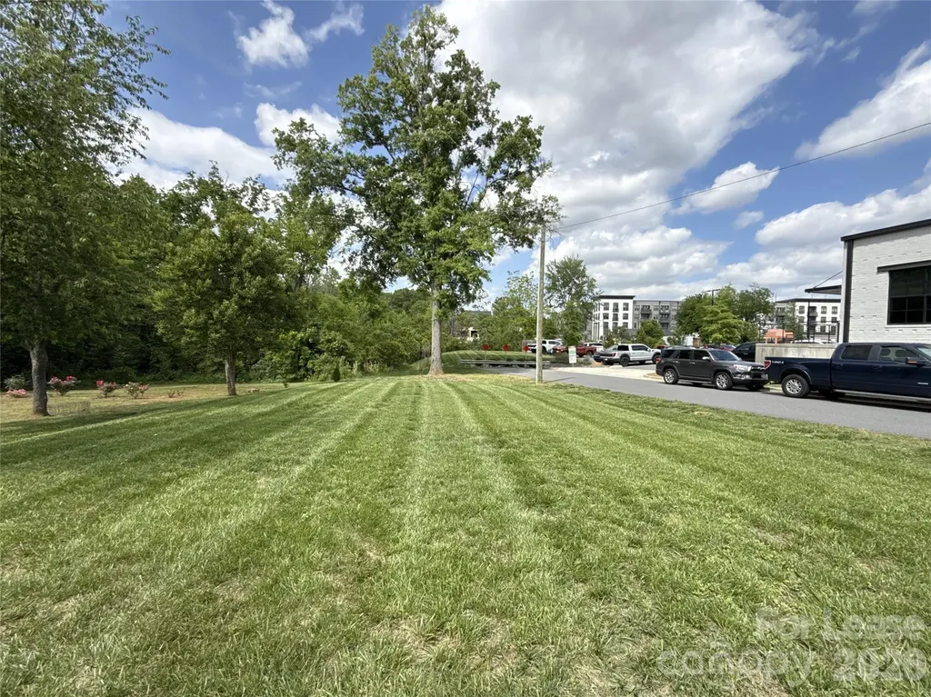 300 E Peterson Drive Charlotte NC 28217