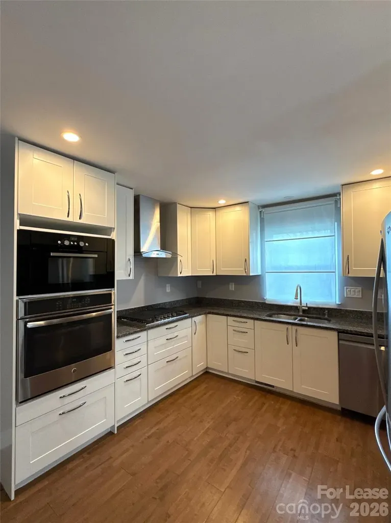 300 E Peterson Drive Charlotte NC 28217